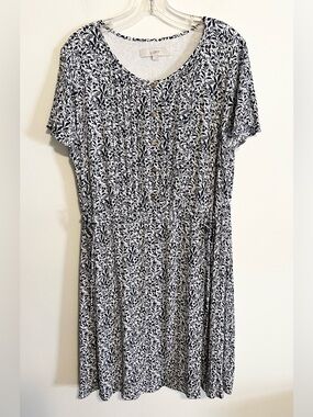 LOFT Ditsy Floral Casual Dress. Dark Blue/White. Short Sleeve, Cinch Waist. Sz L